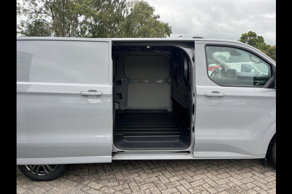 Ford Transit E-Custom 340 L2H1 Limited 65 kWh | SCI | Ford Voorraad | Trekhaak | Drive Assistance Pack | Stoelverwarming | 17 Inch | Passagiersstoel | Rijklaarprijs |