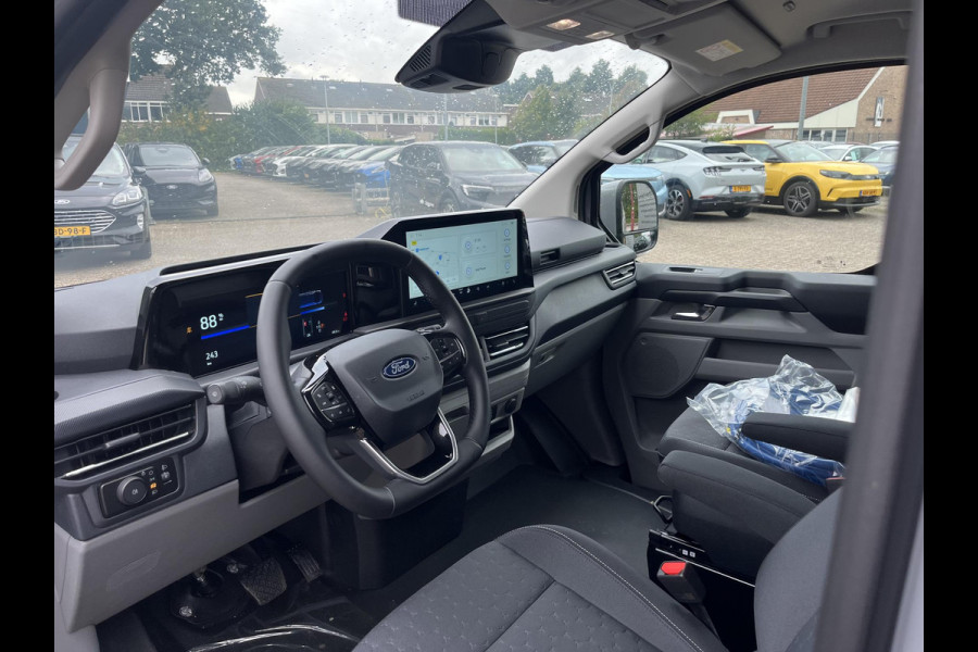 Ford Transit E-Custom 340 L2H1 Limited 65 kWh | SCI | Ford Voorraad | Trekhaak | Drive Assistance Pack | Stoelverwarming | 17 Inch | Passagiersstoel | Rijklaarprijs |