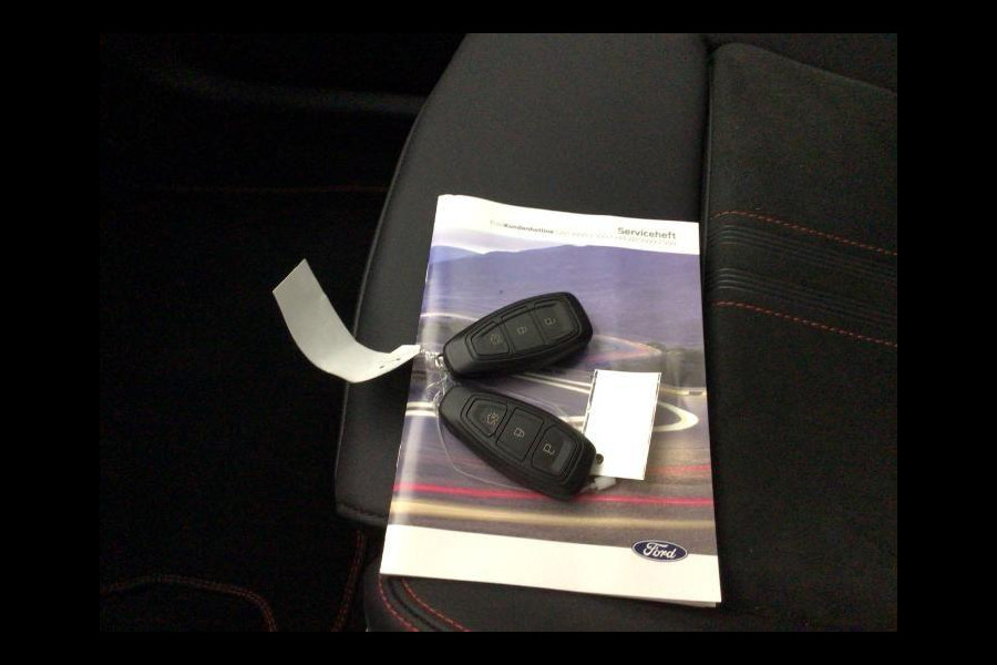 Ford Kuga 2.5 PHEV ST-Line X 243pk | Driver Assistance Pack | Winterpack | Wegklapbare Trekhaak | All Weather Banden | Technology Pack | 2.100kg Trekgewicht | Verlengde fabrieks garantie tot 03-2029