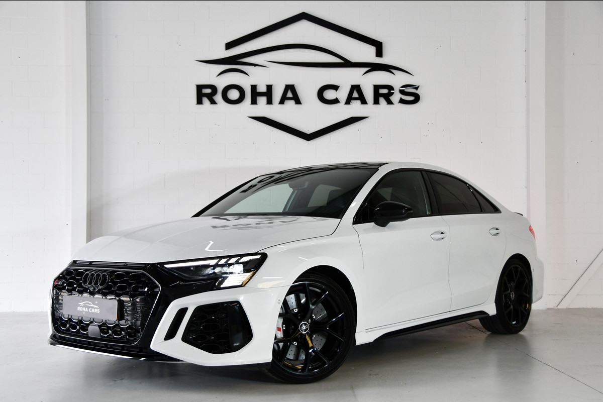 Audi RS3 Limousine 2.5 TFSI quattro, Hulk edition, Keramisch, Panoramadak Audi RS3 Limousine 2.5 TFSI quattro, Hulk edition, Keramisch, Panoramadak