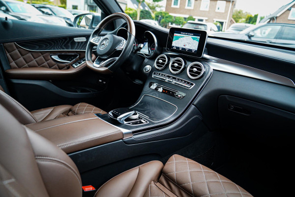 Mercedes-Benz GLC Coupé 250 4MATIC | Designo Luxe Leder | Schuif/kanteldak | Camera | Treeplank | Trekhaak elektrisch | LED
