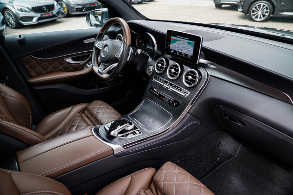 Mercedes-Benz GLC Coupé 250 4MATIC | Designo Luxe Leder | Schuif/kanteldak | Camera | Treeplank | Trekhaak elektrisch | LED