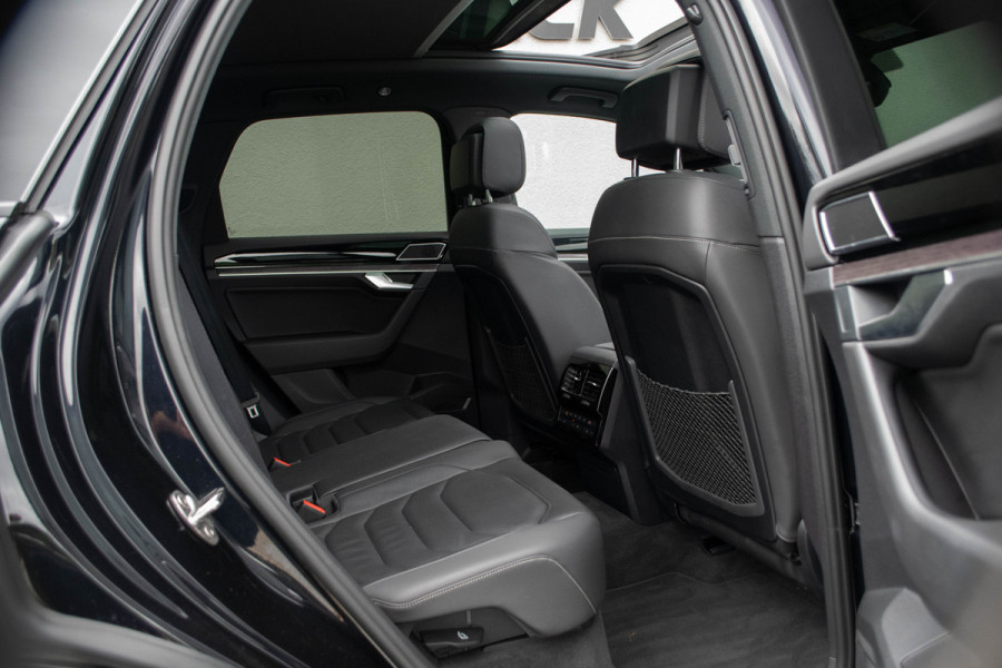 Volkswagen Touareg 3.0 TSI eHybrid 4MOTION / Luchtvering/ Adaptive Cruise Control/ Trekhaak/ Panoramadak/ 280kW (381kW)