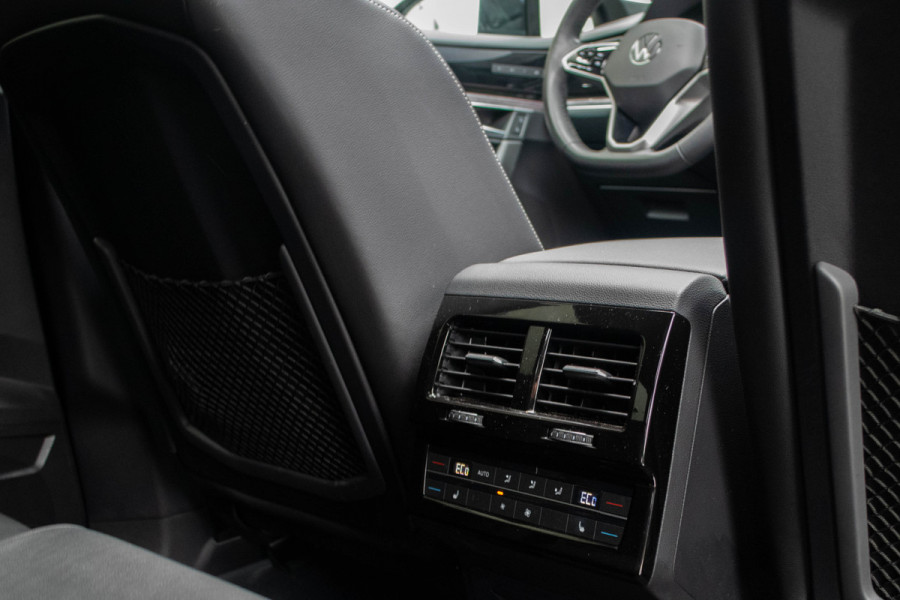 Volkswagen Touareg 3.0 TSI eHybrid 4MOTION / Luchtvering/ Adaptive Cruise Control/ Trekhaak/ Panoramadak/ 280kW (381kW)