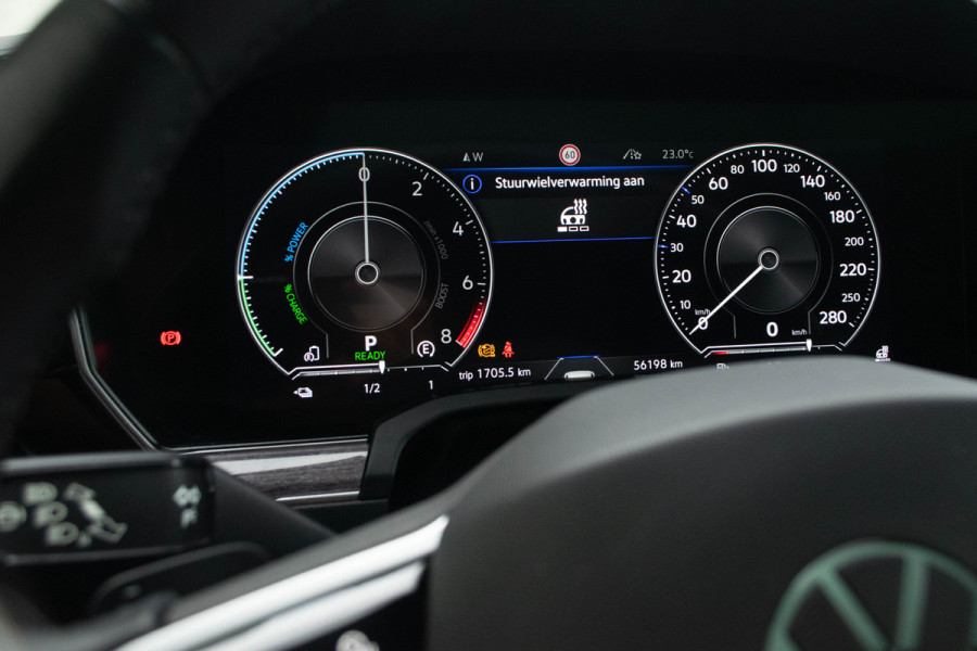 Volkswagen Touareg 3.0 TSI eHybrid 4MOTION / Luchtvering/ Adaptive Cruise Control/ Trekhaak/ Panoramadak/ 280kW (381kW)