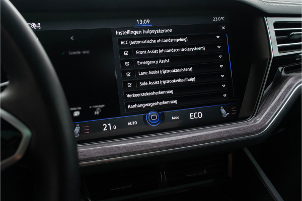Volkswagen Touareg 3.0 TSI eHybrid 4MOTION / Luchtvering/ Adaptive Cruise Control/ Trekhaak/ Panoramadak/ 280kW (381kW)