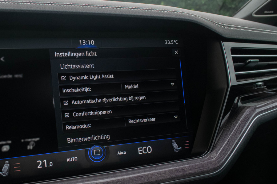 Volkswagen Touareg 3.0 TSI eHybrid 4MOTION / Luchtvering/ Adaptive Cruise Control/ Trekhaak/ Panoramadak/ 280kW (381kW)