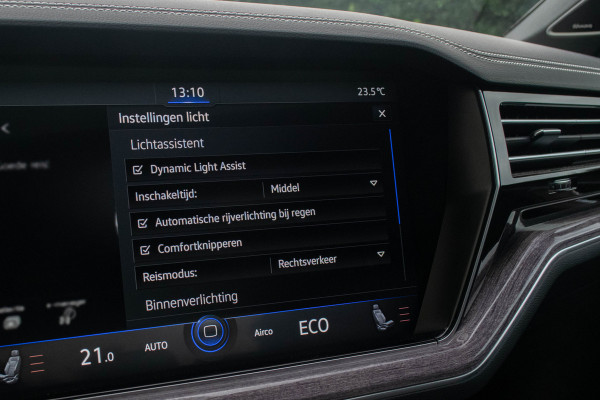 Volkswagen Touareg 3.0 TSI eHybrid 4MOTION / Luchtvering/ Adaptive Cruise Control/ Trekhaak/ Panoramadak/ 280kW (381kW)