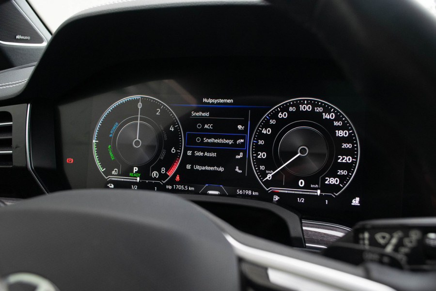 Volkswagen Touareg 3.0 TSI eHybrid 4MOTION / Luchtvering/ Adaptive Cruise Control/ Trekhaak/ Panoramadak/ 280kW (381kW)