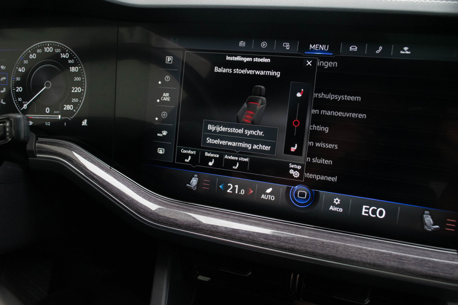 Volkswagen Touareg 3.0 TSI eHybrid 4MOTION / Luchtvering/ Adaptive Cruise Control/ Trekhaak/ Panoramadak/ 280kW (381kW)