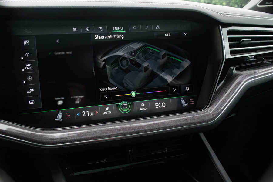 Volkswagen Touareg 3.0 TSI eHybrid 4MOTION / Luchtvering/ Adaptive Cruise Control/ Trekhaak/ Panoramadak/ 280kW (381kW)