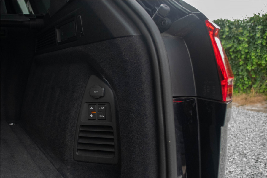 Volkswagen Touareg 3.0 TSI eHybrid 4MOTION / Luchtvering/ Adaptive Cruise Control/ Trekhaak/ Panoramadak/ 280kW (381kW)