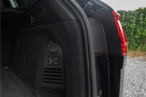 Volkswagen Touareg 3.0 TSI eHybrid 4MOTION / Luchtvering/ Adaptive Cruise Control/ Trekhaak/ Panoramadak/ 280kW (381kW)