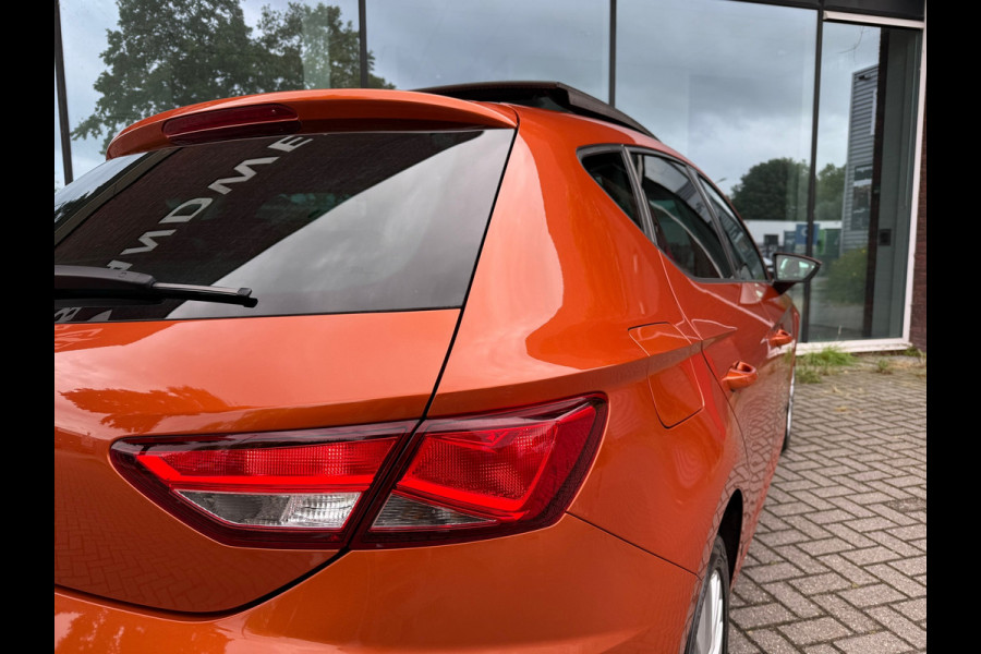 Seat Leon 1.5 TSI Business Intense - Schuif/panodak - Climate - Navi - Camera