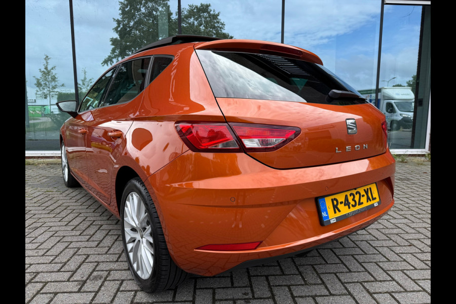 Seat Leon 1.5 TSI Business Intense - Schuif/panodak - Climate - Navi - Camera