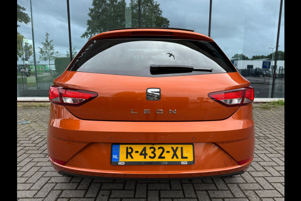 Seat Leon 1.5 TSI Business Intense - Schuif/panodak - Climate - Navi - Camera