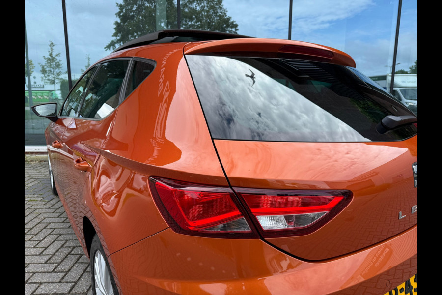 Seat Leon 1.5 TSI Business Intense - Schuif/panodak - Climate - Navi - Camera
