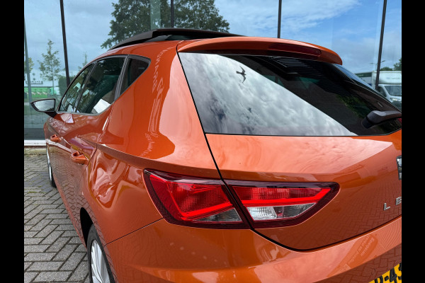 Seat Leon 1.5 TSI Business Intense - Schuif/panodak - Climate - Navi - Camera