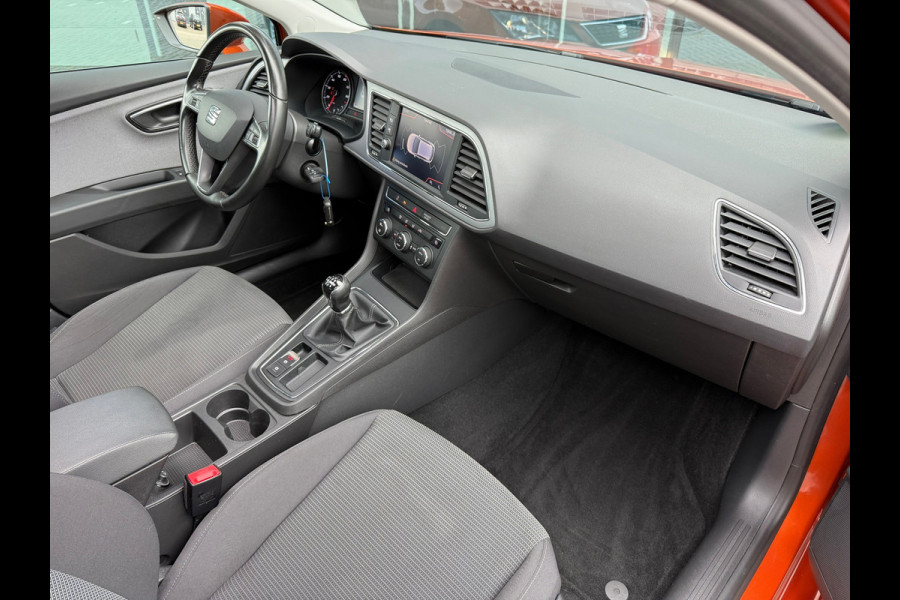 Seat Leon 1.5 TSI Business Intense - Schuif/panodak - Climate - Navi - Camera