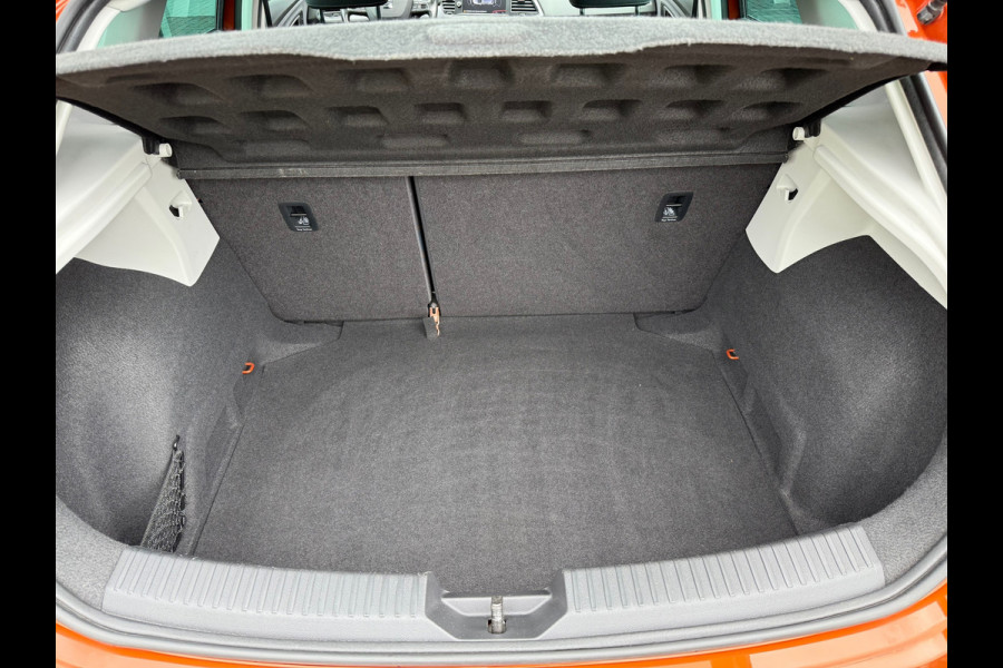 Seat Leon 1.5 TSI Business Intense - Schuif/panodak - Climate - Navi - Camera
