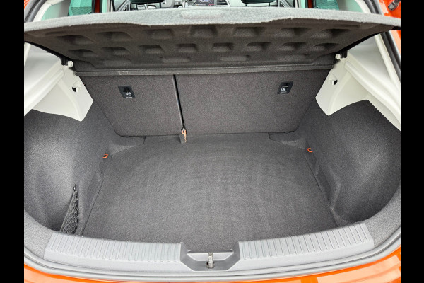 Seat Leon 1.5 TSI Business Intense - Schuif/panodak - Climate - Navi - Camera