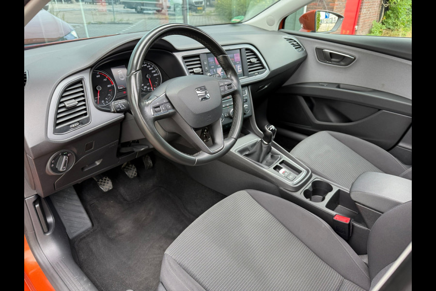 Seat Leon 1.5 TSI Business Intense - Schuif/panodak - Climate - Navi - Camera