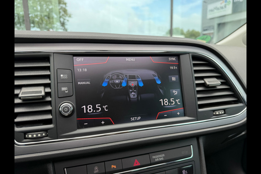 Seat Leon 1.5 TSI Business Intense - Schuif/panodak - Climate - Navi - Camera