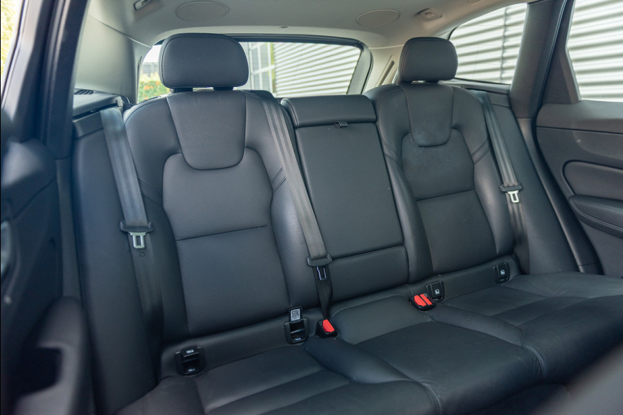 Volvo XC60 T8 Aut. Long Range Ultimate Bright ACC Leder 455pk