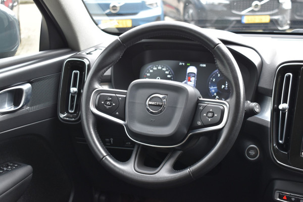 Volvo XC40 T3 165 PK Automaat Momentum Pro Trekhaak | ACC | Camera | Stoel-Stuur verwarming | 18"LMV