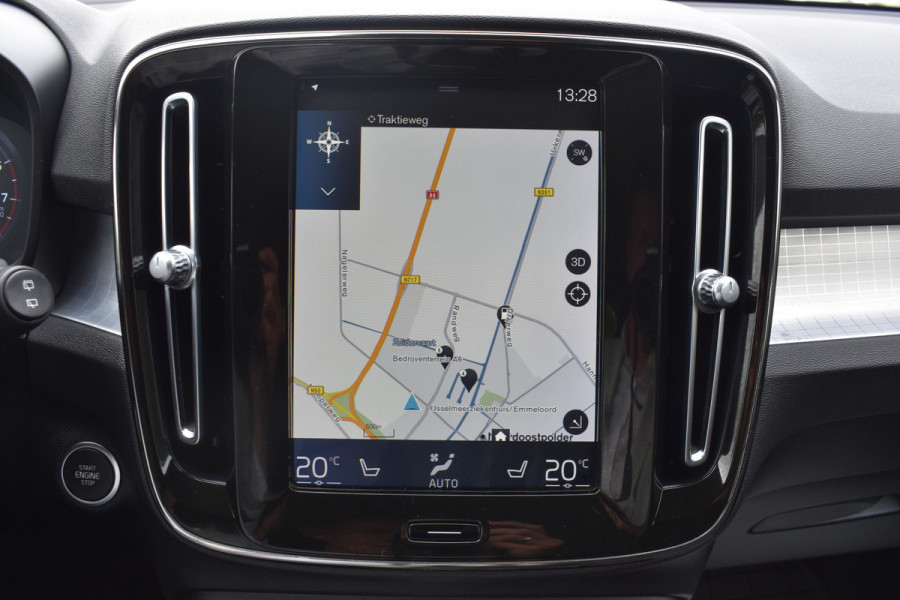 Volvo XC40 T3 165 PK Automaat Momentum Pro Trekhaak | ACC | Camera | Stoel-Stuur verwarming | 18"LMV