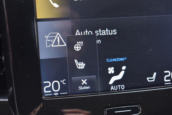 Volvo XC40 T3 165 PK Automaat Momentum Pro Trekhaak | ACC | Camera | Stoel-Stuur verwarming | 18"LMV