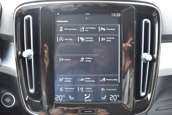 Volvo XC40 T3 165 PK Automaat Momentum Pro Trekhaak | ACC | Camera | Stoel-Stuur verwarming | 18"LMV