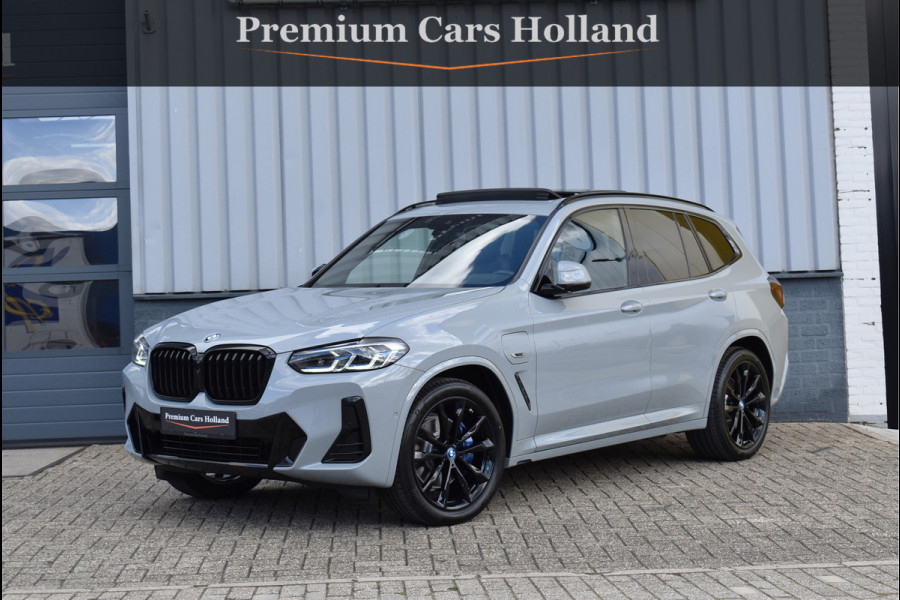 BMW X3 xDrive30e M-Sport Pakket 292 Pk Brooklyn Grau 12-2021 Laser Led Pano Navi Leder HUD Camera Carbon Trekhaak 20 Inch