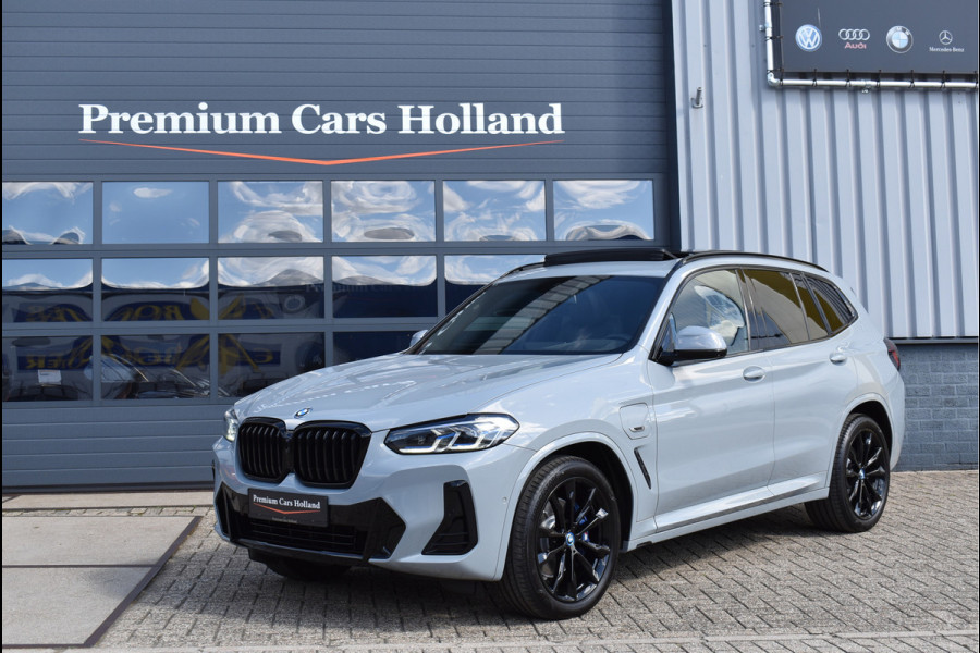 BMW X3 xDrive30e M-Sport Pakket 292 Pk Brooklyn Grau 12-2021 Laser Led Pano Navi Leder HUD Camera Carbon Trekhaak 20 Inch