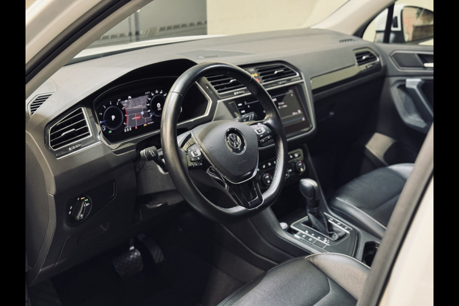 Volkswagen Tiguan 1.5 TSI ACT Highline R-Line | Panorama | Leder | Trekhaak