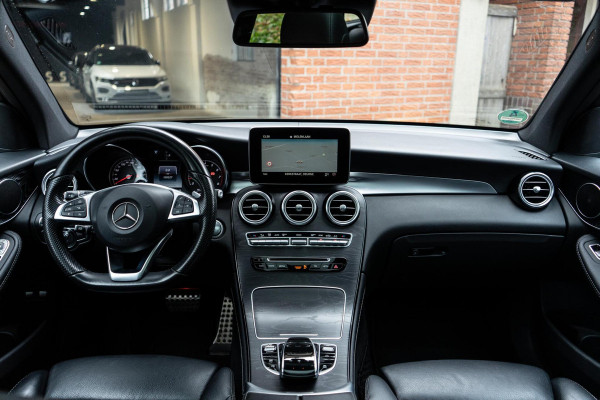 Mercedes-Benz GLC 250 4MATIC AMG Pano / Trekhaak / Camera