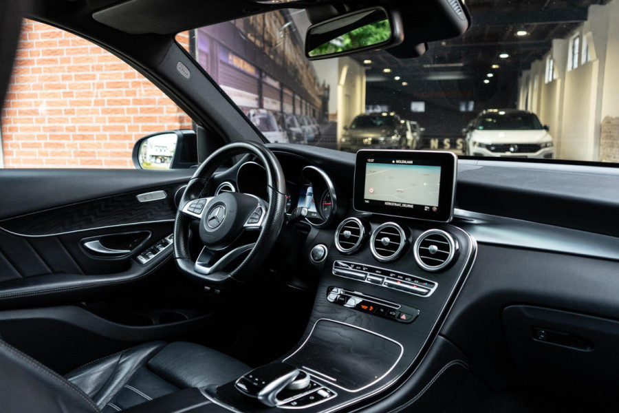 Mercedes-Benz GLC 250 4MATIC AMG Pano / Trekhaak / Camera