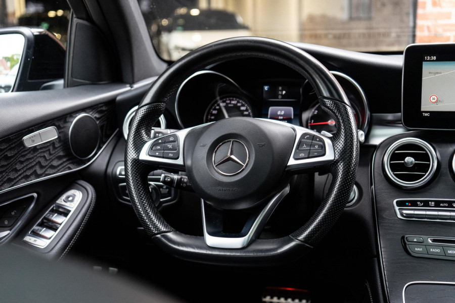 Mercedes-Benz GLC 250 4MATIC AMG Pano / Trekhaak / Camera