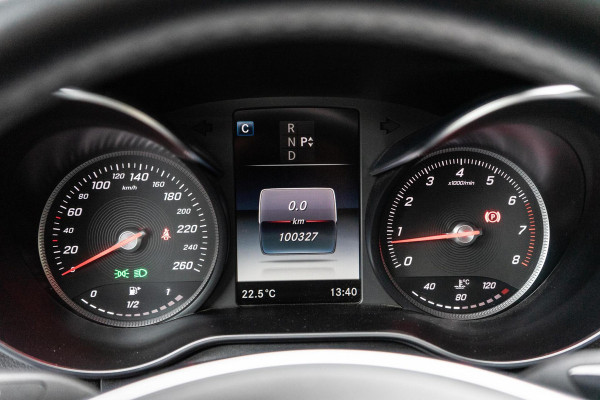 Mercedes-Benz GLC 250 4MATIC AMG Pano / Trekhaak / Camera