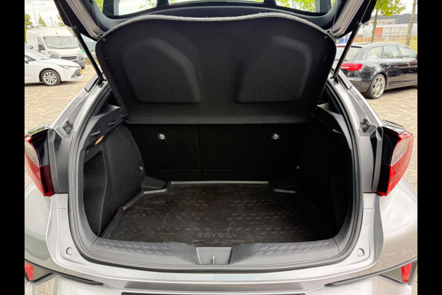 Toyota C-HR 1.8 Hybrid DYNAMIC, CarPlay, Full LED, Camera