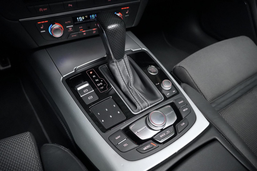 Audi A6 Avant 2.0 TFSI quattro 3x S Line 252 PK |Pano-dak | CarPlay | Black Optic | LED-Matrix | Stoelverwarming | Bose | Camera | 20 "