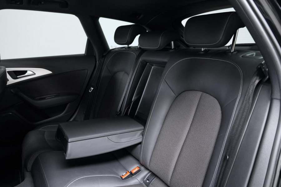 Audi A6 Avant 2.0 TFSI quattro 3x S Line 252 PK |Pano-dak | CarPlay | Black Optic | LED-Matrix | Stoelverwarming | Bose | Camera | 20 "