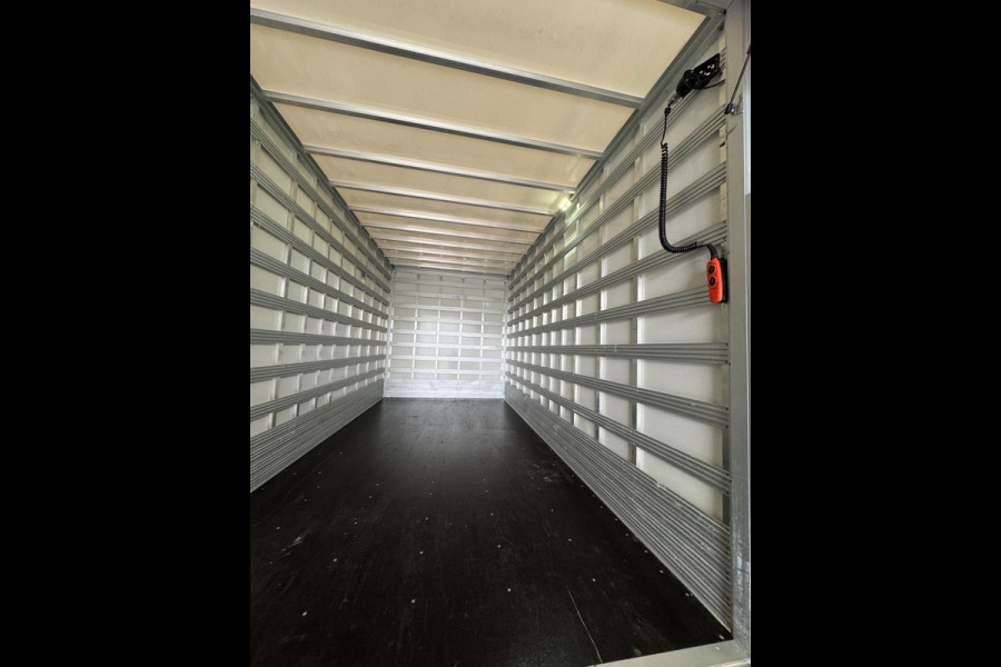 Iveco Daily Zo goed als nieuwe bakwagen met Laadklep AUTOMAAT| Navi| 17.000 km |Camera|3zits|
