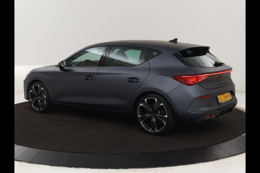 CUPRA Leon 1.4 eHybrid | 245pk | Stoel & stuurverwarming | Carplay | Memory | Sfeerverlichting | Parkeerhulp | Navigatie | Keyless | Full LED | Sportstoelen | Magnetic Tech Matt | PHEV | Plug In