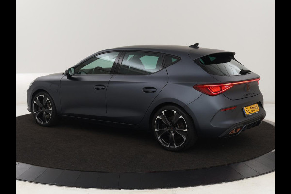 CUPRA Leon 1.4 eHybrid | 245pk | Stoel & stuurverwarming | Carplay | Memory | Sfeerverlichting | Parkeerhulp | Navigatie | Keyless | Full LED | Sportstoelen | Magnetic Tech Matt | PHEV | Plug In