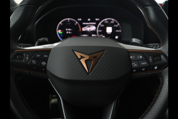 CUPRA Leon 1.4 eHybrid | 245pk | Stoel & stuurverwarming | Carplay | Memory | Sfeerverlichting | Parkeerhulp | Navigatie | Keyless | Full LED | Sportstoelen | Magnetic Tech Matt | PHEV | Plug In