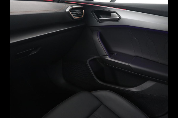 CUPRA Leon 1.4 eHybrid | 245pk | Stoel & stuurverwarming | Carplay | Memory | Sfeerverlichting | Parkeerhulp | Navigatie | Keyless | Full LED | Sportstoelen | Magnetic Tech Matt | PHEV | Plug In