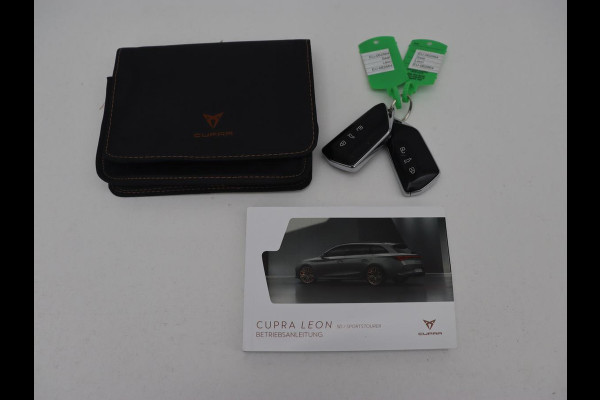 CUPRA Leon 1.4 eHybrid | 245pk | Stoel & stuurverwarming | Carplay | Memory | Sfeerverlichting | Parkeerhulp | Navigatie | Keyless | Full LED | Sportstoelen | Magnetic Tech Matt | PHEV | Plug In