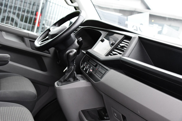 Volkswagen Transporter 2.0 TDI L2H1 PB Edition Cruise, Carplay, LED, 204pk, Automaat, Sensoren, Trekhaak, Multimedia, Stoelverwarming, Uniek!