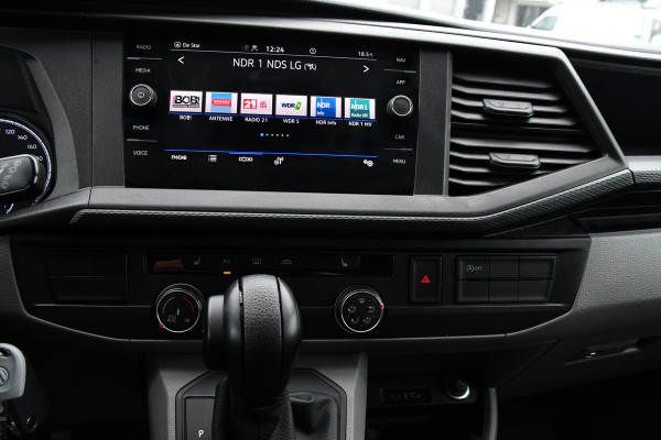 Volkswagen Transporter 2.0 TDI L2H1 PB Edition Cruise, Carplay, LED, 204pk, Automaat, Sensoren, Trekhaak, Multimedia, Stoelverwarming, Uniek!
